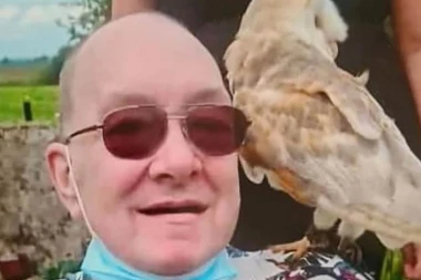 PRONAŠLI GA U LOKVI KRVI! Bizarna smrt u Irskoj: Čoveka napala i ubila AGRESIVNA KOKOŠKA