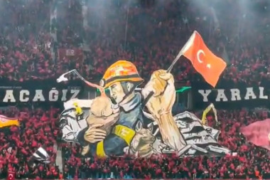 EMOTIVNIJE NIJE MOGLO: Navijači Trabzona napravili KOREOGRAFIJU za pamćenje (VIDEO)