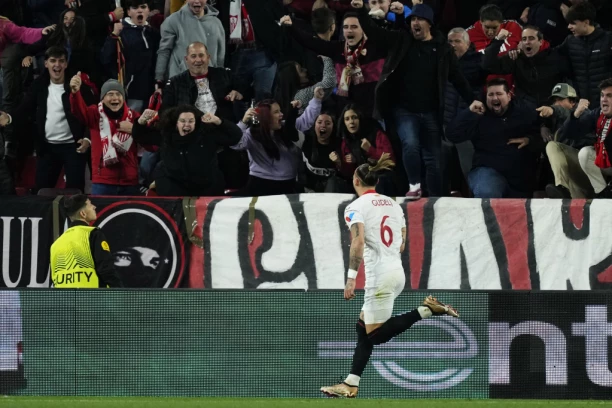 LIGA EVROPE: Gudelj strelac u GAŽENJU PSV-a, Vlahovićev gol nedovoljan Juventusu!