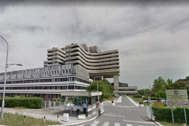 ŽENA OSTALA BEZ POLA ŠAKE, PEŠAKU NIJE BILO SPASA! Dramatična noć na VMA, lekari morali HITNO da INTERVENIŠU!