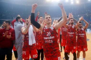 KAKVA M**A, KAKVO SRCE! Bivši fudbaler Zvezde u TRANSU posle pobede u Večitom derbiju - Tviter se USIJAO zbog objave Afrikanca!