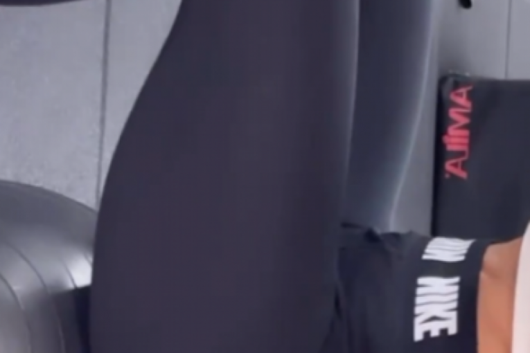 Đina Džinović u teretani