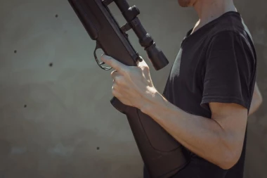 UDARNO! Uhapšen Amerikanac u Beogradu naoružan do zuba!