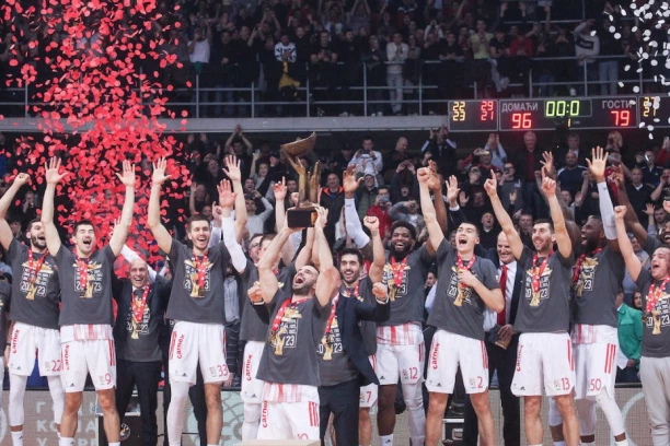 ŽUĆKOVA LEVICA OSTAJE NA MALOM KALEMEGDANU: Crvena zvezda osvojila treći vezani Kup Radivoja Koraća!