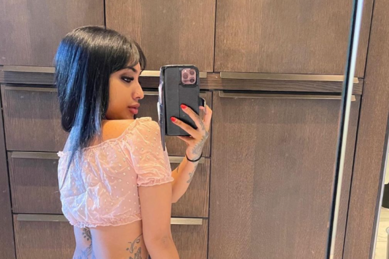 Provokativne slike u ogledalu