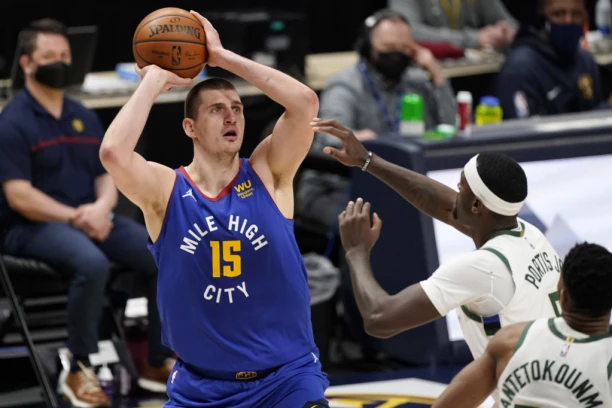 ŠOK U NBA LIGI: Dvostruki MVP PROPUŠTA Ol-star duel zbog POVREDE?