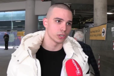 VOJAŽ PRIKLJUČEN NA INFUZIJU: U lošem zdravstvenom stanju, fanovi zabrinuti za njega! (FOTO)