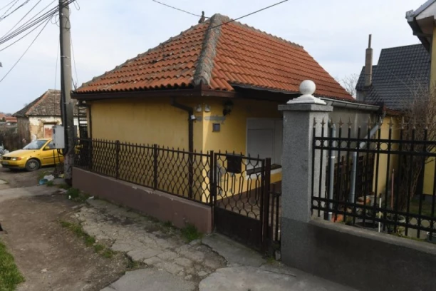 RAZOTKRIVAMO VELIKU PREVARU U CENTRU BEOGRADA: Nude sveto ulje i lek za rak!