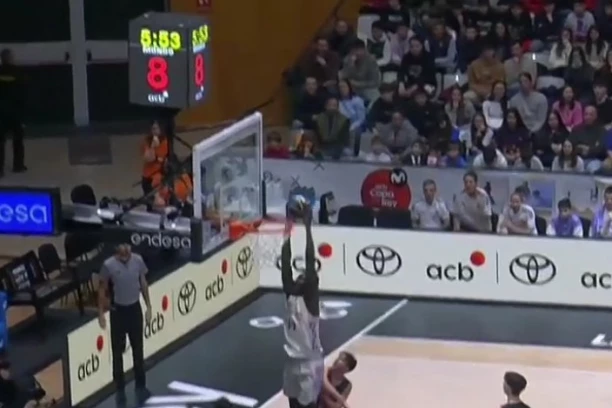 ZVER OD 14 GODINA: Mladi košarkaš Reala postigao 56 poena i uhvatio 33 skoka protiv Barselone! (VIDEO)