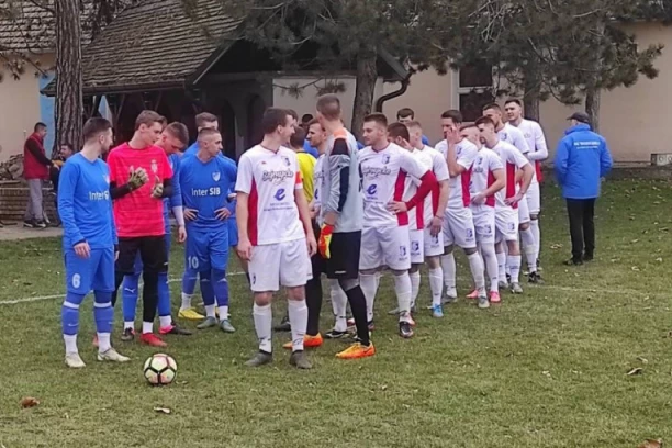 PUBLIKA JE MOGLA DA UŽIVA: Nekadašnji član elite nakon preokreta slavio u Bačkom Gradištu! (FOTO GALERIJA)