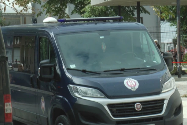VELIKA POLICIJSKA AKCIJA KOD BOGATIĆA: Pronađena mini fabrika vatrenog oružija