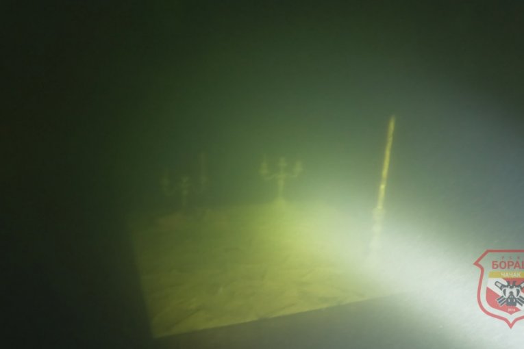 Sveća stoji uspravno i nakon 7 godina od potopa