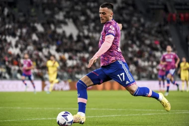 IMA LI SRAMA? Kostića RASISTIČKI vređali navijači Specije, a italijanski političar NAPAO Srbina!