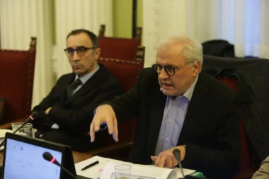 POGLEDI KAO PREKO NIŠANA! SLIKE GOVORE VIŠE OD REČI: Ovako je protekao prvi susret Klanščeka i Bujoševića posle "afere RTS"!