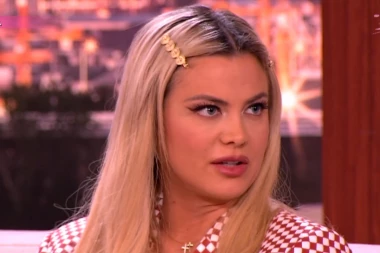 "DECO, PLAŠITE LI SE BOGA?" Milica Pavlović uputila javni APEL najmlađim fanovima nakon KRVAVIH PIROVA u Srbiji, pa se prisetila svog detinjstva! (FOTO)