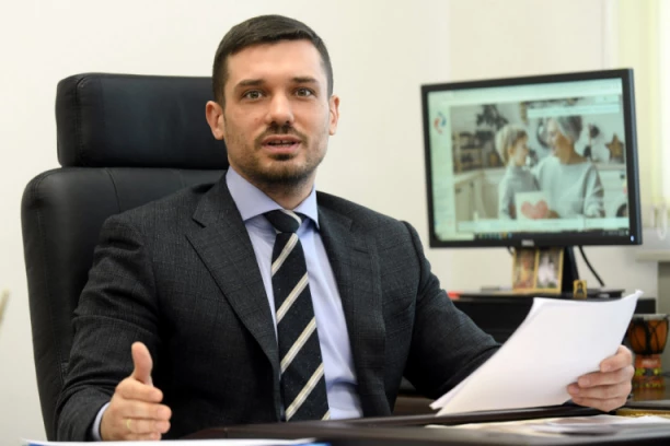 REAKCIJA RELJE OGNJENOVIĆA NA GOVOR MILOŠA JOVANOVIĆA U NARODNOJ SKUPŠTINI: "Da sam Miloš Jovanović i mene bi bilo sramota da idem među ljude"