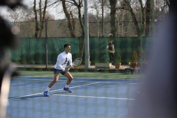 REPUBLIKA NA TRENINGU NOVAKA ĐOKOVIĆA: Ovako se Nole sprema za nove pobede (VIDEO, FOTO)