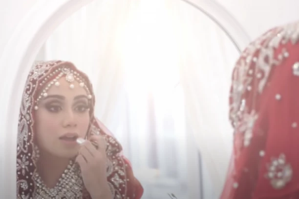 SVAKI PUT SAM MORALA DA SE PRETVARAM TOKOM RAMAZANA: Ispovest devojke o NAJVEĆOJ tabu temi za vreme posta “Svi te samo posmatraju, postaješ paranoičan”