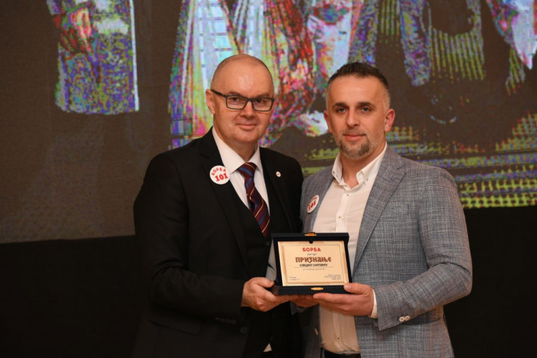 Časopis Borba dodela priznanja