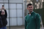 ORIGINALNO, NEMA ŠTA: Novak Đoković dobio POSEBAN poklon za istorijski uspeh! (FOTO)