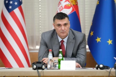 BASTA FALSIFIKOVAO POTPISE! RIK doneo zaključak - ne može na izbore kao manjinska lista, do ponoći da dostavi još 8.000 potpisa! (FOTO)