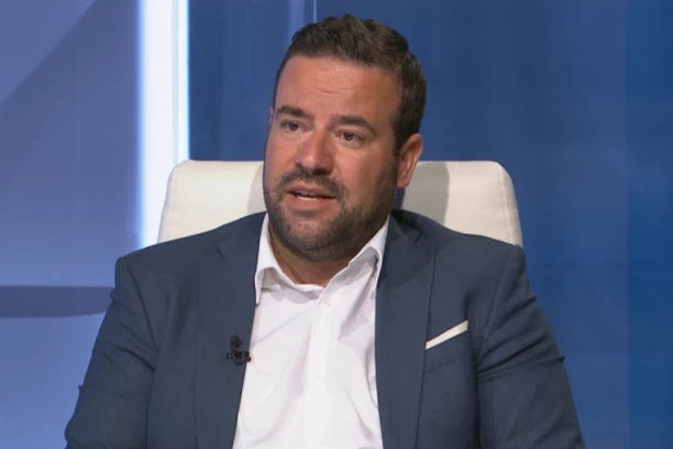 GNUSNO PRAVDANJE GRADONAČELNIKA PULE! Nakon što je udario na srpski narod, Zoričić pokušao da se opere bez BLAMA I SRAMA!