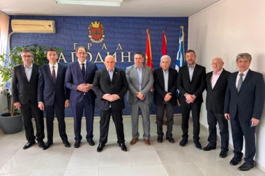 DELEGACIJA GRČKOG OSTRVA KRIT U POSETI JAGODINI! Palma: Hvala Grčkoj i premijeru Micotakisu na podršci Srbiji!