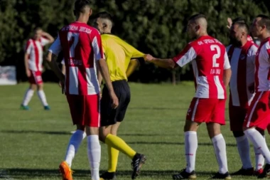 KAO MANEKENI: Crveno-beli imaju novu odeždu za nastavak takmičenja! (FOTO GALERIJA)