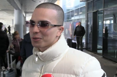 VOJAŽ I DALJE NE PRIZNAJE DA JE U VEZI SA PEVAČICOM: Reper ostao misteriozan o novoj ljubavi