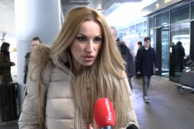 RADU MANOJLOVIĆ ZAKUCALE TRAGIČNE VESTI Pevačica ne može da dođe sebi - O NJENOJ SMRTI saznala iz medija!