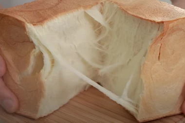 ULTRA MEKAN HLEB! Napravite ga SAMI uz pomoć osnovnih sastojaka - Niko ne može da mu odoli!