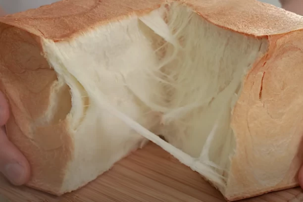 ULTRA MEKAN HLEB! Napravite ga SAMI uz pomoć osnovnih sastojaka - Niko ne može da mu odoli!