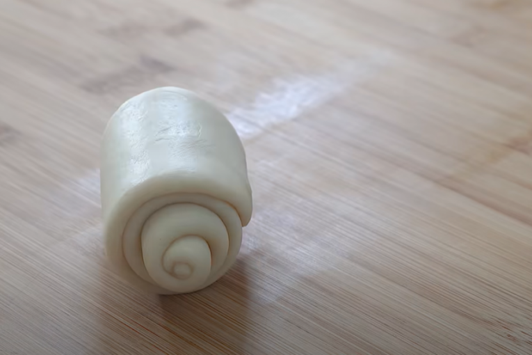 Od prethodne pravite deblju rolnicu