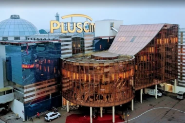 NEVIĐENI SKANDAL U AUSTRIJI: Srbi opljačkali butik i OSTAVILI SINČIĆA (8) u tržnom centru