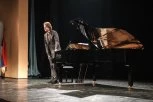 Pijanista Stefan Đoković nastupio u Loznici pred punom salom Centra za kulturu Vuk Karadžić! (FOTO)