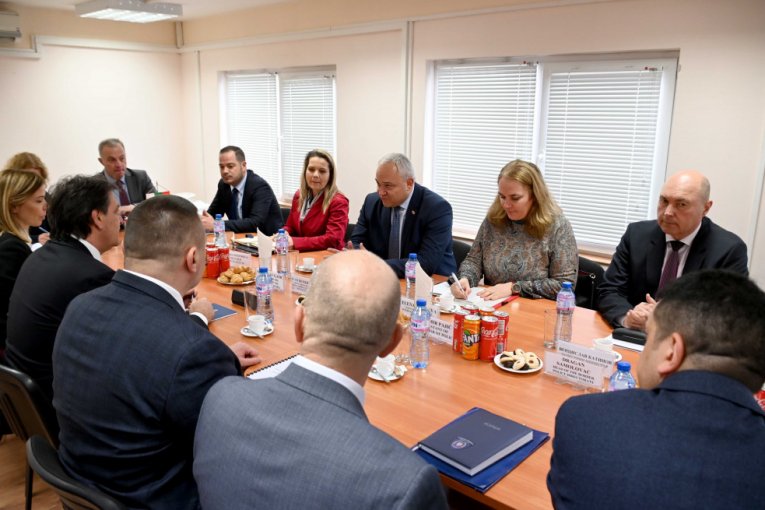 Učvršćivanje saradnje dveju zemalja