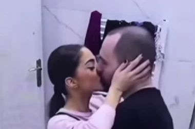 LJUBAVNICA BI DA SE NABIJA! Anđela ne prestaje da se GUZI i moli Zvezdana za AKCIJU! (VIDEO)