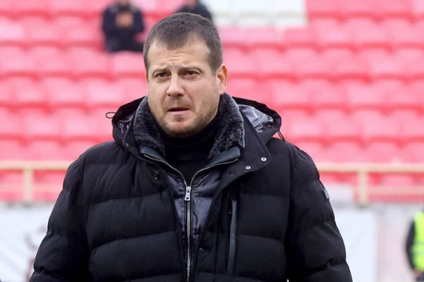 NA VEST O SMRTI ŽANE OKUKE! Bivši treneri Zvezde i Partizana ostali u NEVERICI! Lalatović ŠOKIRAN, Petrić prvi izjavio saučešće Draganu!