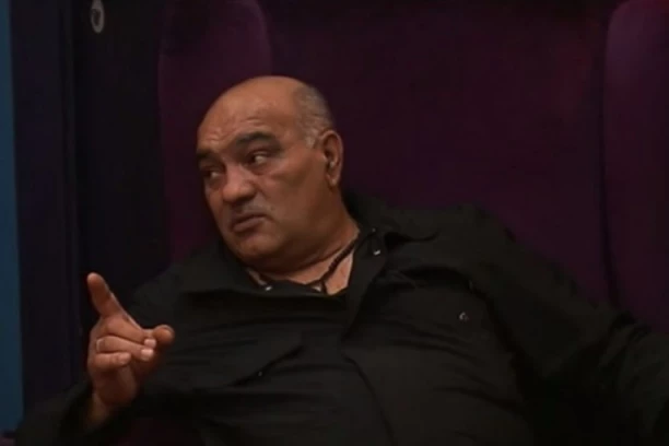 OTAC MIKE I GIBE ZAVRŠIO U BOLNICI: Lice mu totalno deformisano! (FOTO)