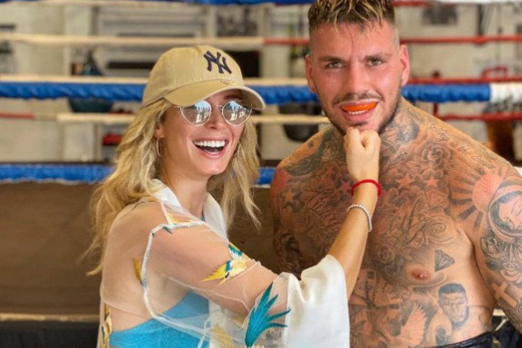 Dileta bila u vezi sa bokserom