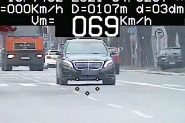 PREPOZNAJETE LI SVOJ AUTO? Evo kako su Beograđani jurcali ulicama, KAMERE SVE SNIMILE (FOTO)