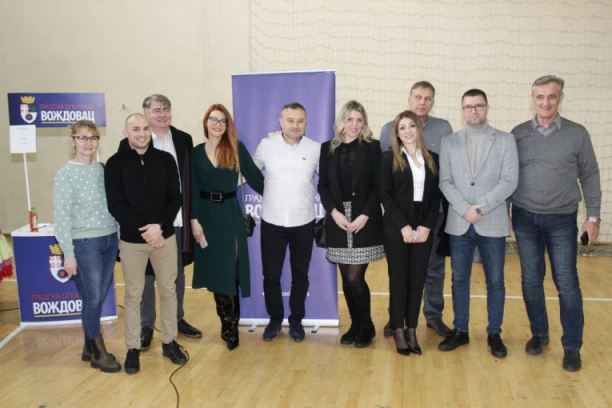 OSNOVCI IMAJU BOGAT IZBOR! Održan voždovački Sajam obrazovanja! "PUTOKAZ" OKUPIO VELIKI BROJ SREDNJIH ŠKOLA