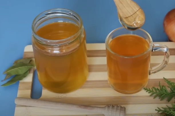 DOMAĆI ČAJ ZA TOPLJENJE KILOGRAMA OD TRI LOVOROVA LISTA: Tri šolje dnevno i stomak nestaje!