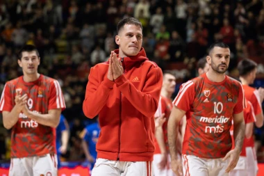 ŠOK NA MALOM KALEMEGDANU: Zvezda iznenada ostala bez beka - NEĆE IGRATI u Minhenu i Atini, ali ni protiv evropskog šampiona!