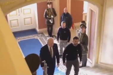 ZELENSKI IMA DVOJNIKA?! Bruje mreže o čoveku koji ga prati u stopu, otkriveno O KOME JE REČ! (VIDEO)