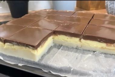 GRIZ KOCKE SE TOPE U USTIMA: Kolač koji nećete moći da prestanete da jedete!