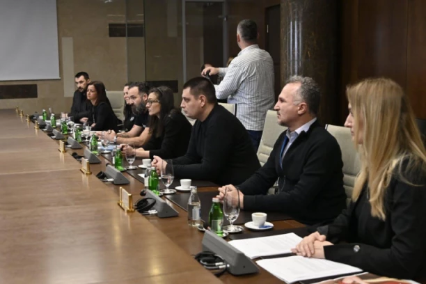 RODITELJI STRADALE DECE NA SASTANKU S VESIĆEM: Spremaju se oštre kazne za BAHATE VOZAČE