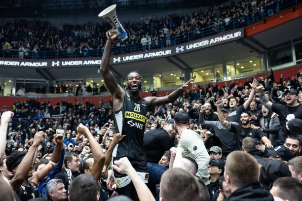 LESOR IZAZVAO DELIRIJUM U ŠTARK ARENI: Centar Partizana uzeo megafon, pa poveo navijanje pesmom koja je grobare bacila u trans!