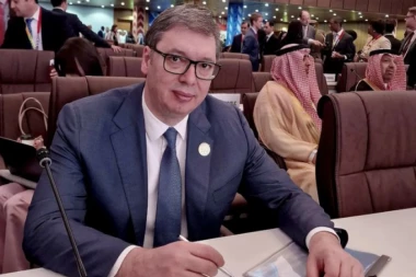 OČEKUJEM DOBAR I USPEŠAN DAN! Predsednik se oglasio iz Katara, radno jutro za Vučića na 53. rođendan! (FOTO)