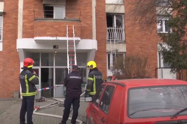 OTAC JE ŽIV GOREO NA TERASI! Potresna ispovest komšija nastradalih mališana: Prokleta sudbina (FOTO)